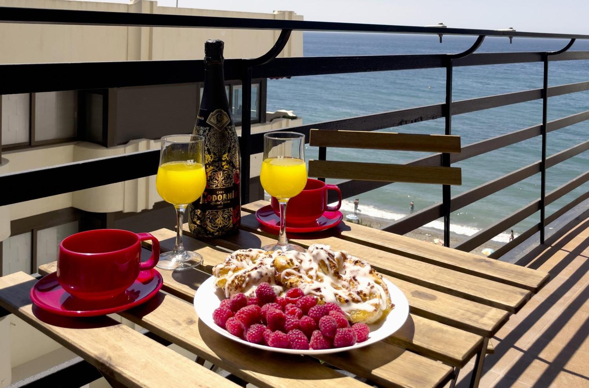 Mediterraneo 508. Fantastic Studio On The Beachfront With Sea Views. Marbella Exteriér fotografie